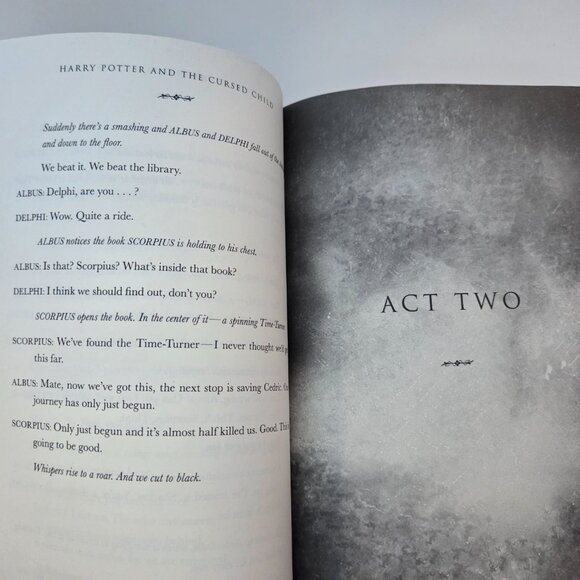 Harry Potter: Cursed Child Script, 2016 HC – Canada - Picture 4 of 6